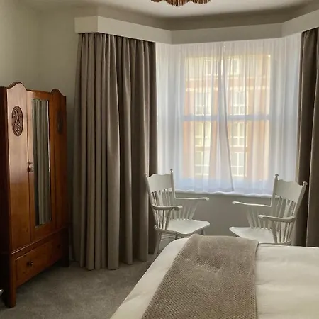 Apartment 116 North Marine Road *